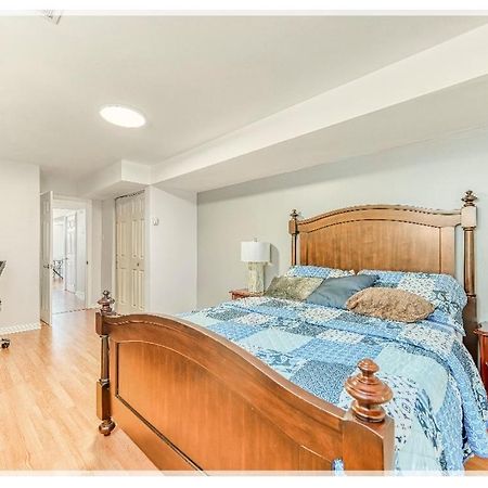 Leila'S Place-Basement Apartment In Private Home ガティノー エクステリア 写真